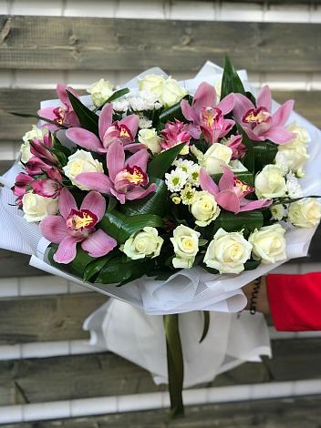 Букет цветов из: Розы и Хризантемы в Ульянино