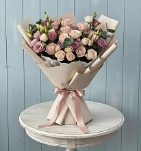 Букет цветов из:  Розы и Лизиантусы в Ульянино