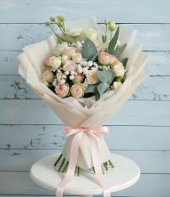 Букет цветов из:  Розы и Лизиантусы в Ульянино