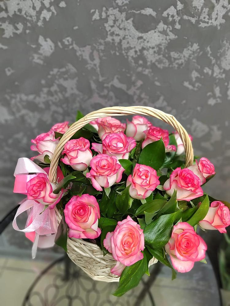 Цветочная композиция из Розы в корзине в Ульянино