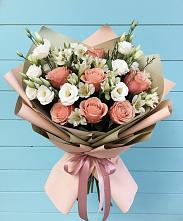 Букет цветов из:  Розы, Альстромерии и Лизиантусы в Ульянино