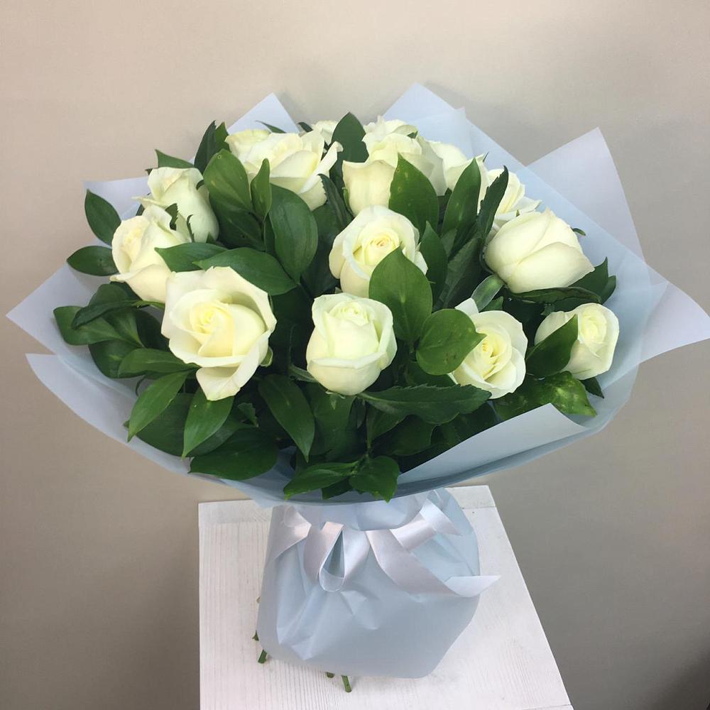 Букет 15 Белых роз Проуд в Ульянино