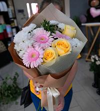 Букет цветов из:  Герберы, Розы и Хризантемы в Ульянино