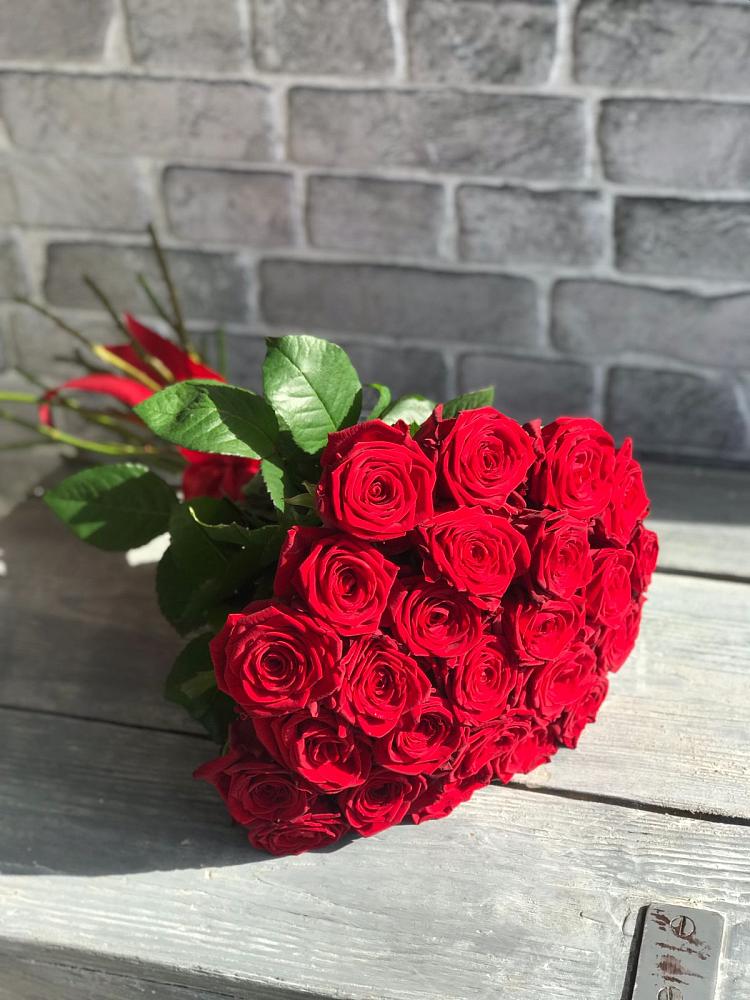Букет Красные розы Фридом в Ульянино