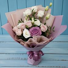 Букет цветов из:  Розы и Лизиантусы в Ульянино