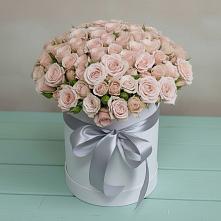 Цветочная композиция из Розы в шляпной коробке в Ульянино