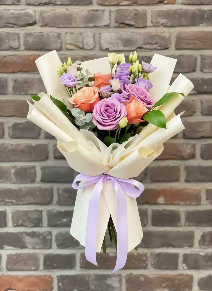 Букет цветов из: Лизиантусы и Розы в Ульянино