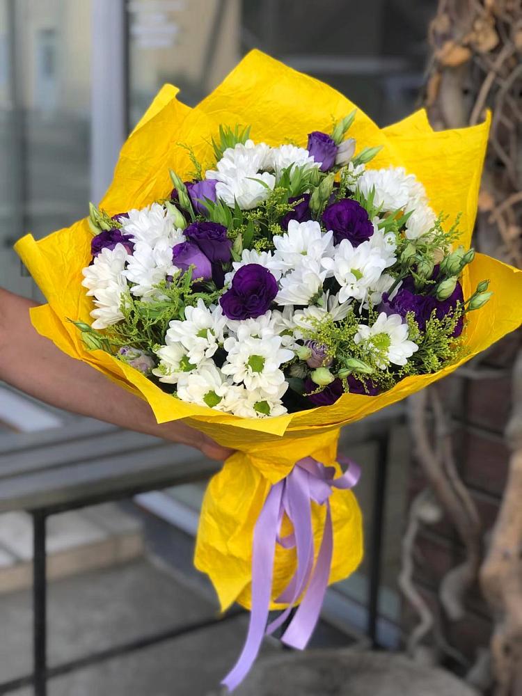 Букет цветов из: Ирисы, Хризантемы и Ромашки в Ульянино