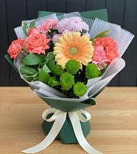 Букет цветов из:  Гвоздики, Розы, Герберы и Хризантемы в Ульянино