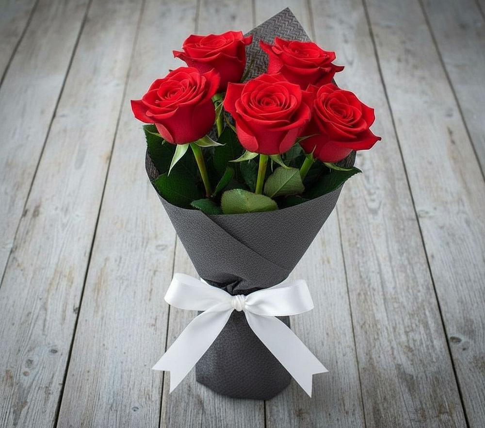Букет 5 Красных роз Эдлесс Лав в Ульянино