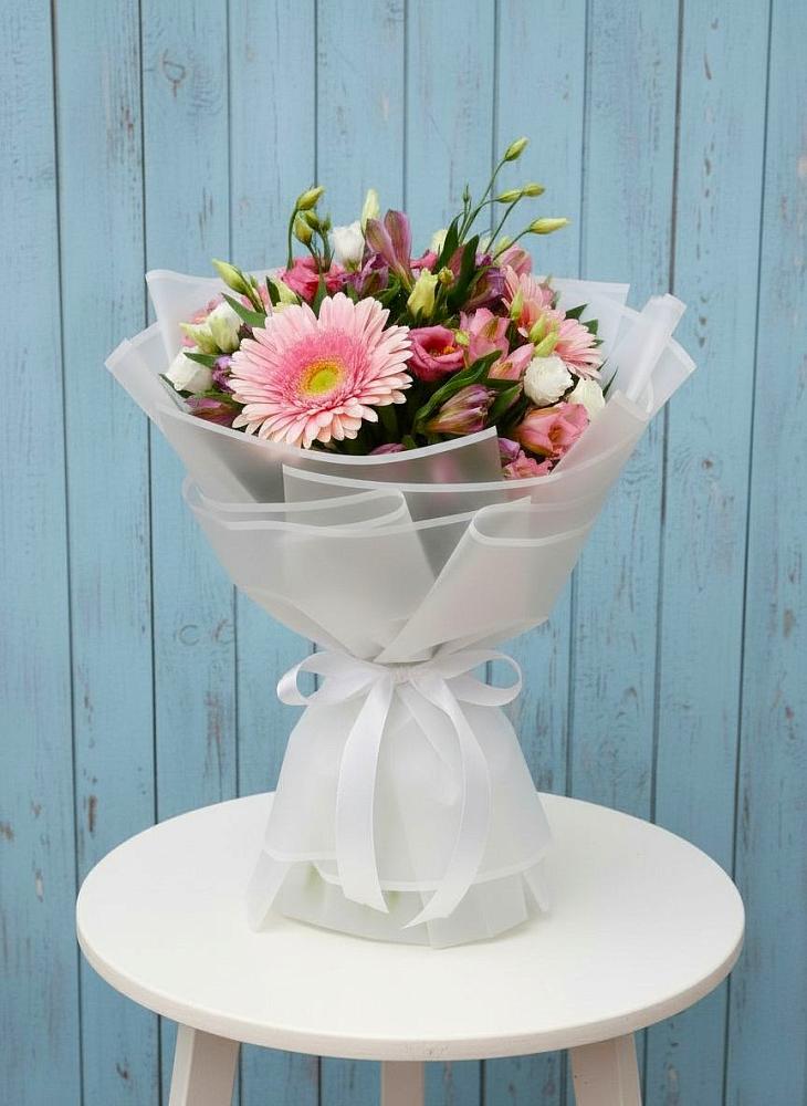 Букет цветов из: Герберы, Альстромерии и Лизиантусы в Ульянино