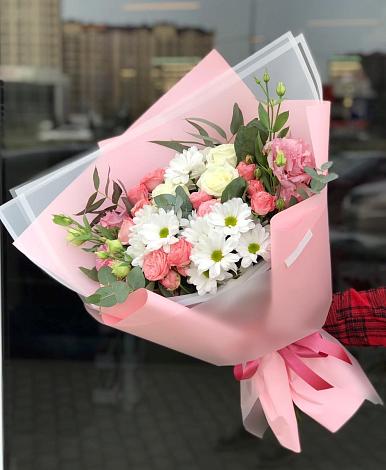 Букет цветов из: Розы, Лизиантусы и Хризантемы в Ульянино