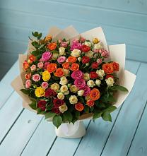 Букет Микс из разноцветных кустовых роз в Ульянино